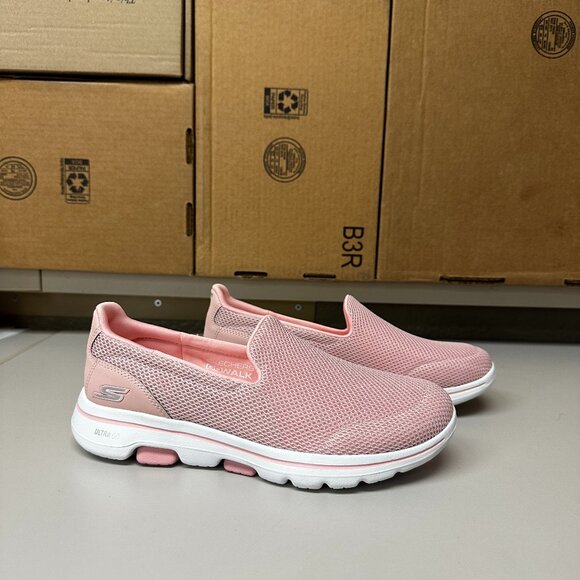Sketchers slip on shoe - pink - size 8 - Picture 1 of 6